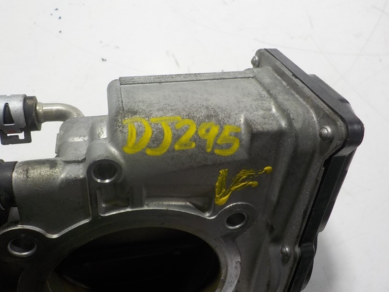 Recambio de caja mariposa para lexus rx 450h referencia OEM IAM 2203031030 2203031030 01938Z