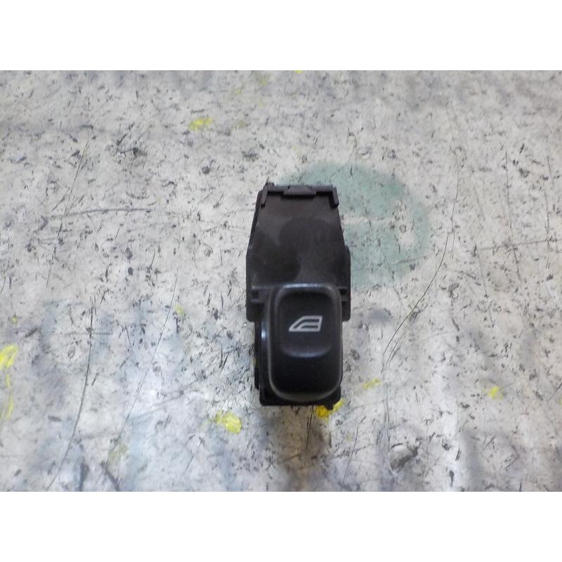 Recambio de mando elevalunas trasero derecho para volvo s60 berlina 2.4 diesel cat referencia OEM IAM 30658696  