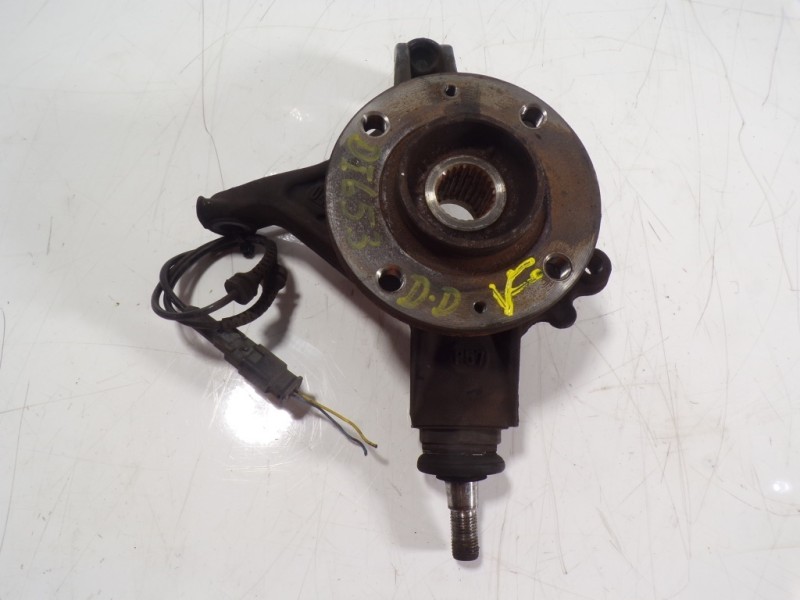 Recambio de mangueta delantera derecha para peugeot 5008 2.0 blue-hdi fap referencia OEM IAM 1606631080  