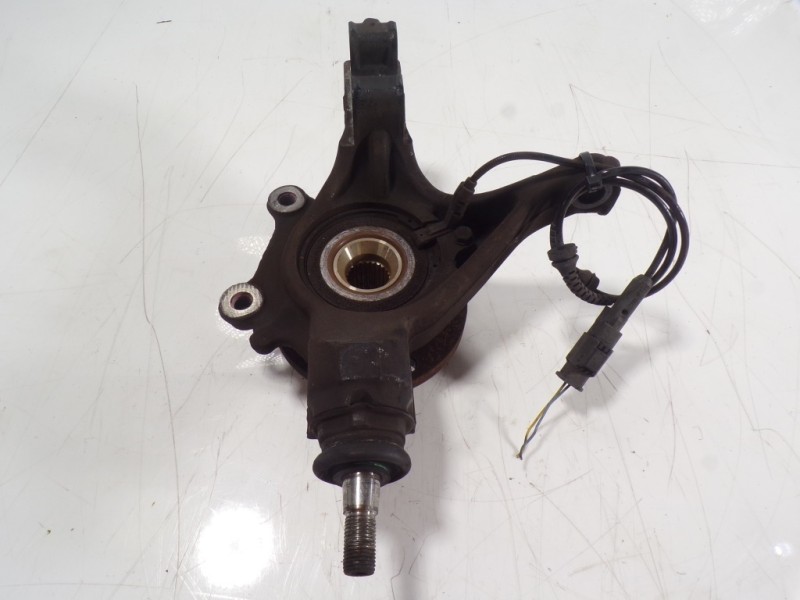 Recambio de mangueta delantera derecha para peugeot 5008 2.0 blue-hdi fap referencia OEM IAM 1606631080  