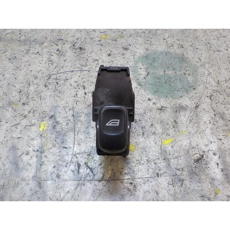 Recambio de mando elevalunas trasero izquierdo para volvo s60 berlina 2.4 diesel cat referencia OEM IAM 30658696  