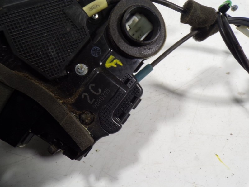 Recambio de cerradura puerta trasera izquierda para toyota rav 4 (a3) executive referencia OEM IAM 6906042021 9080715 9080715