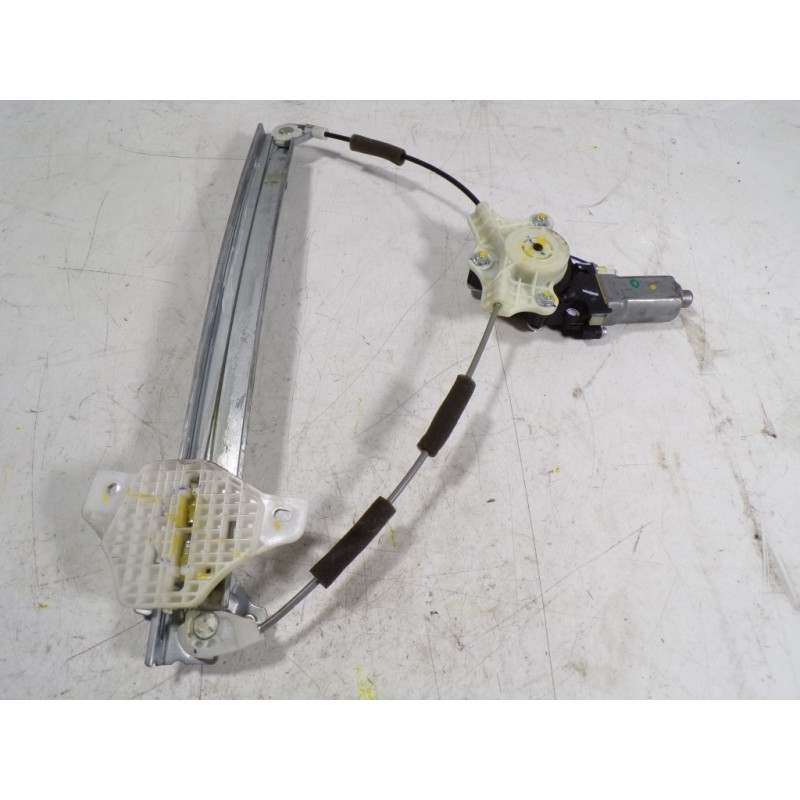 Recambio de elevalunas delantero derecho para hyundai i20 1.2 cat referencia OEM IAM 82404C7010 82460C7000 F00S1W2084