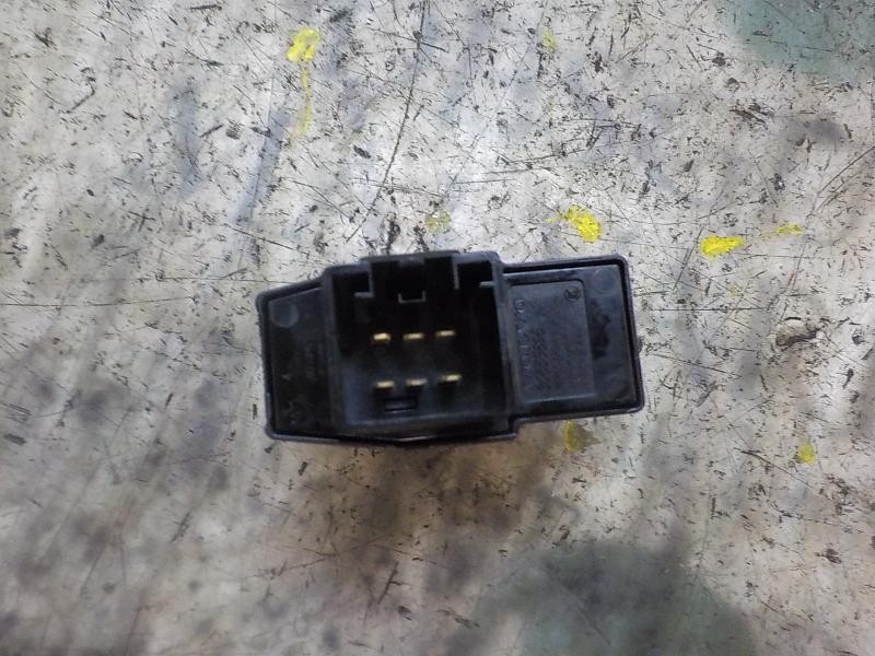 Recambio de mando elevalunas trasero izquierdo para volvo s60 berlina 2.4 diesel cat referencia OEM IAM 30658696  