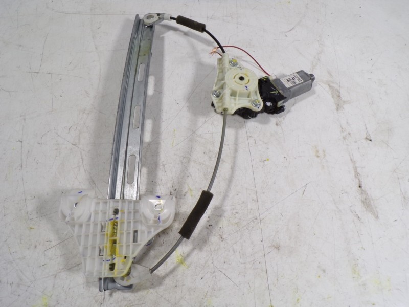 Recambio de elevalunas trasero derecho para hyundai i20 1.2 cat referencia OEM IAM 82460C7000 83402C7010 F00S1W2084