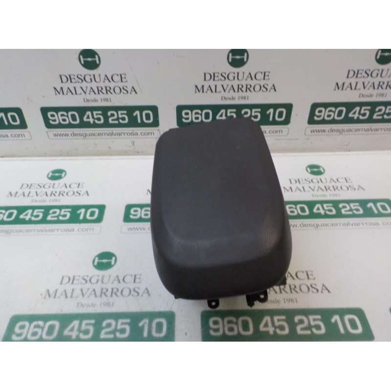 Recambio de apoyabrazos central para ford kuga (cbs) 2.0 tdci cat referencia OEM IAM 1831677  