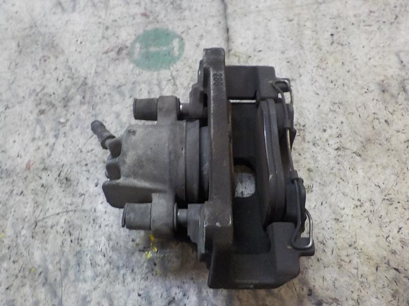 Recambio de pinza freno delantera derecha para volvo s60 berlina 2.4 diesel cat referencia OEM IAM 8251317  