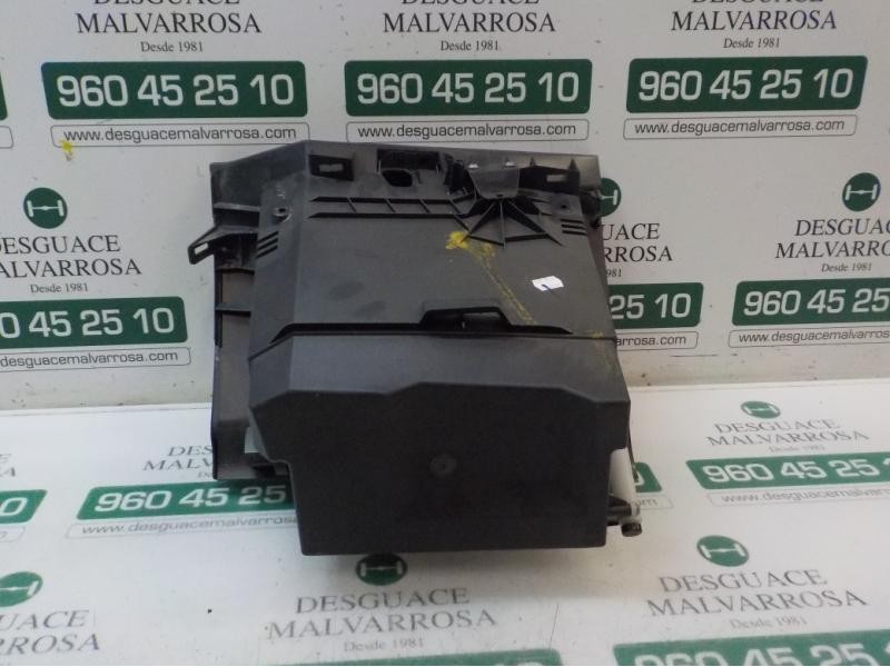Recambio de guantera para ford kuga (cbs) 2.0 tdci cat referencia OEM IAM 1831676  