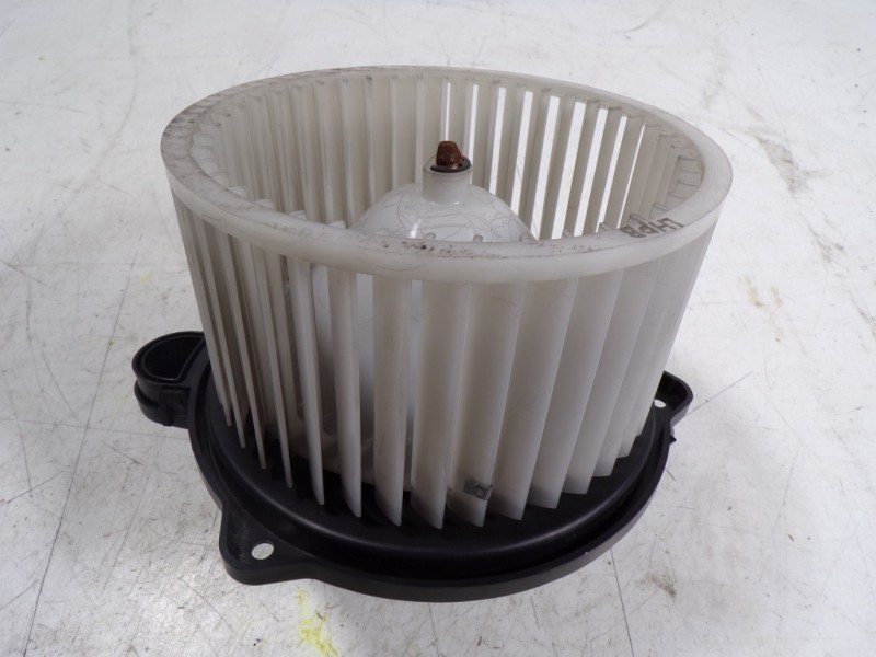 Recambio de motor calefaccion para hyundai i20 1.2 cat referencia OEM IAM 97126C8000 F00S3B2542 F00S3B2542