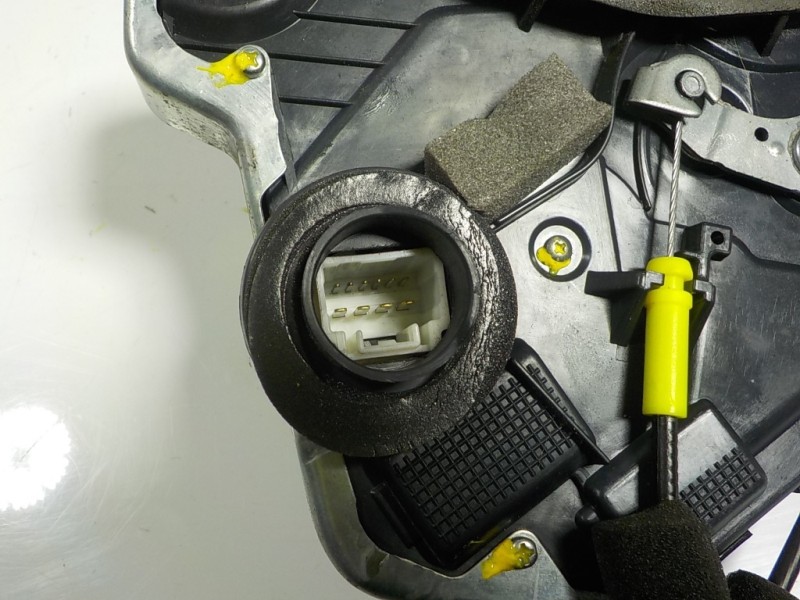 Recambio de cerradura puerta delantera derecha para lexus rx 450h referencia OEM IAM 6903060250 W42E1609 