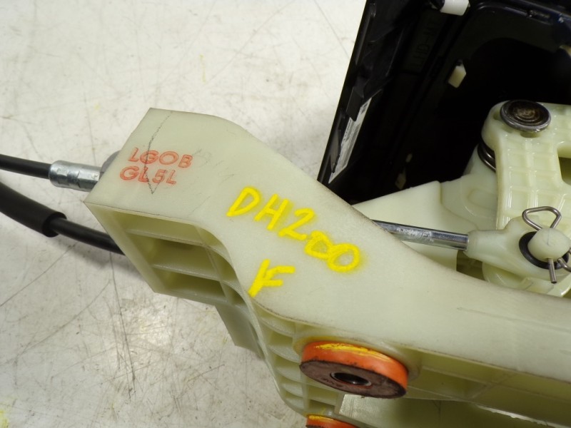 Recambio de palanca cambio para hyundai i20 1.2 cat referencia OEM IAM 43700C83104X  