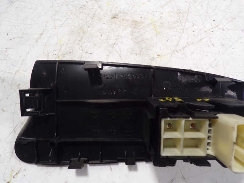 Recambio de mando elevalunas delantero derecho para toyota rav 4 (a3) executive referencia OEM IAM 8481052030 7423142090 