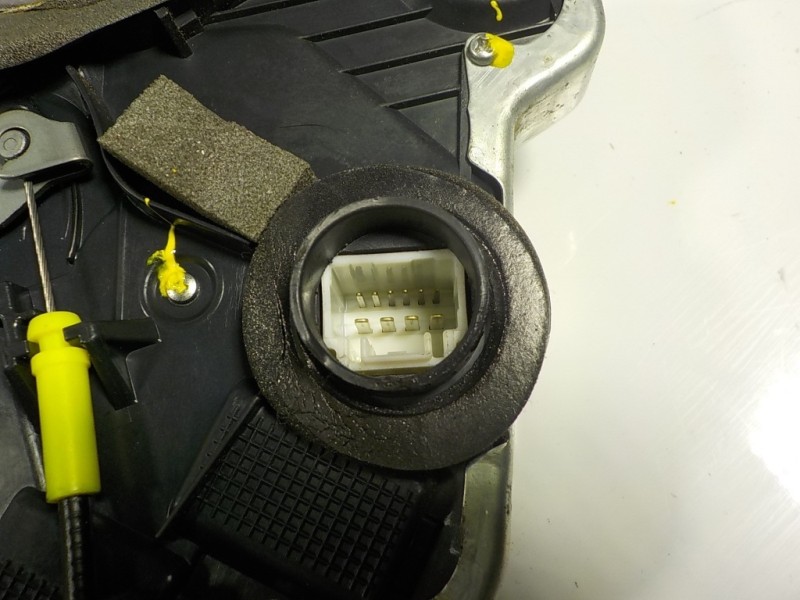 Recambio de cerradura puerta delantera izquierda para lexus rx 450h referencia OEM IAM 6904053100 M42E1803 