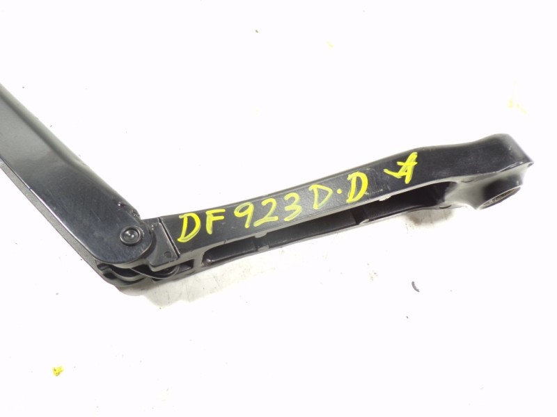 Recambio de brazo limpia delantero derecho para lancia voyager (404) 2.8 16v jtdm cat referencia OEM IAM K68028438AA  