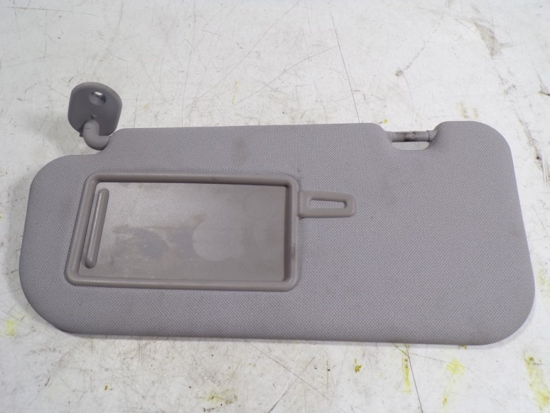 Recambio de parasol izquierdo para hyundai i20 1.2 cat referencia OEM IAM 85210C8500TTX  