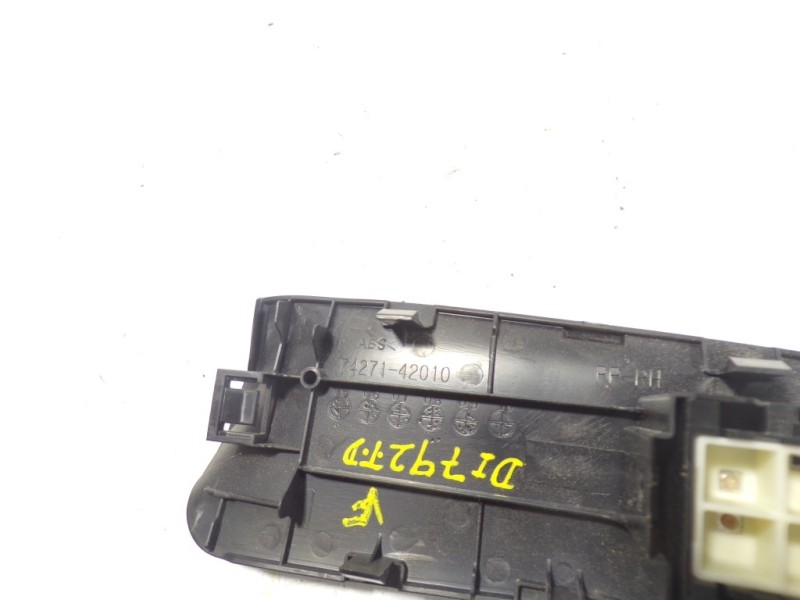 Recambio de mando elevalunas trasero derecho para toyota rav 4 (a3) executive referencia OEM IAM 8481052030 7427142010 