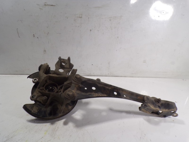 Recambio de mangueta trasera derecha para toyota rav 4 (a3) executive referencia OEM IAM 4230442020  