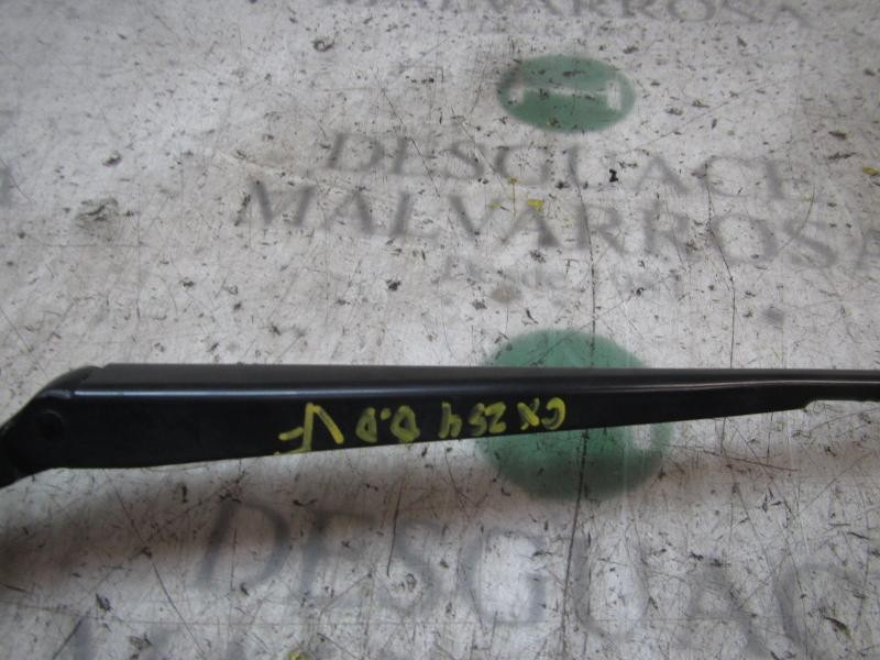 Recambio de brazo limpia delantero derecho para volkswagen caddy ka/kb (2k) furg. referencia OEM IAM 2K1955410A  