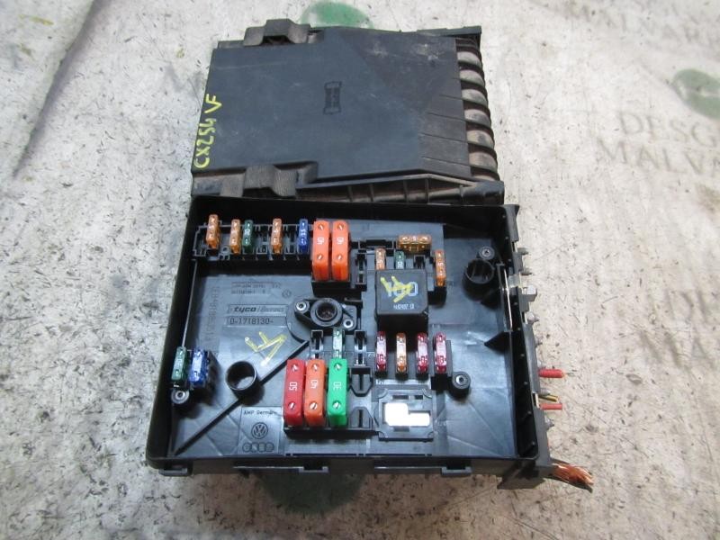 Recambio de caja reles / fusibles para volkswagen caddy ka/kb (2k) furg. referencia OEM IAM 1K0937125A  