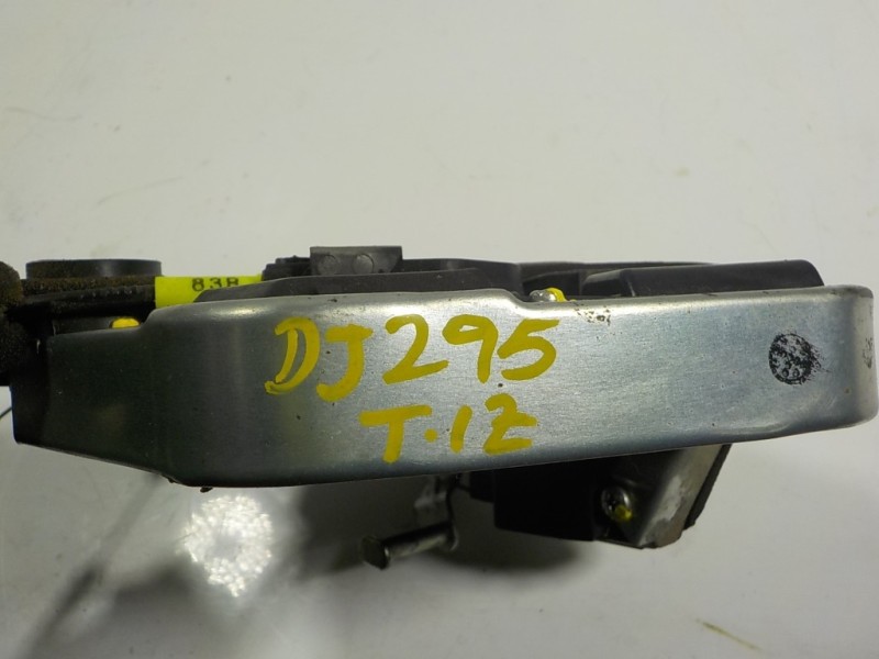 Recambio de cerradura puerta trasera izquierda para lexus rx 450h referencia OEM IAM 6906060110 M42E1718 