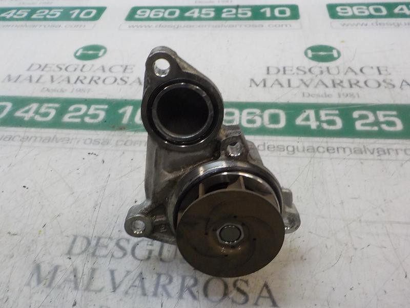 Recambio de bomba agua para hyundai i40 1.7 crdi cat referencia OEM IAM 251002A300  