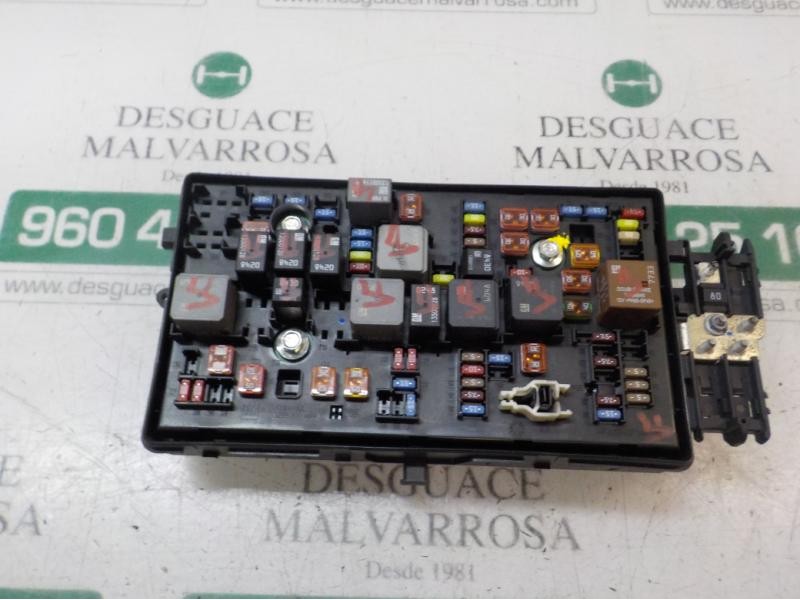 Recambio de caja reles / fusibles para opel insignia berlina cosmo referencia OEM IAM  1327588308MH 