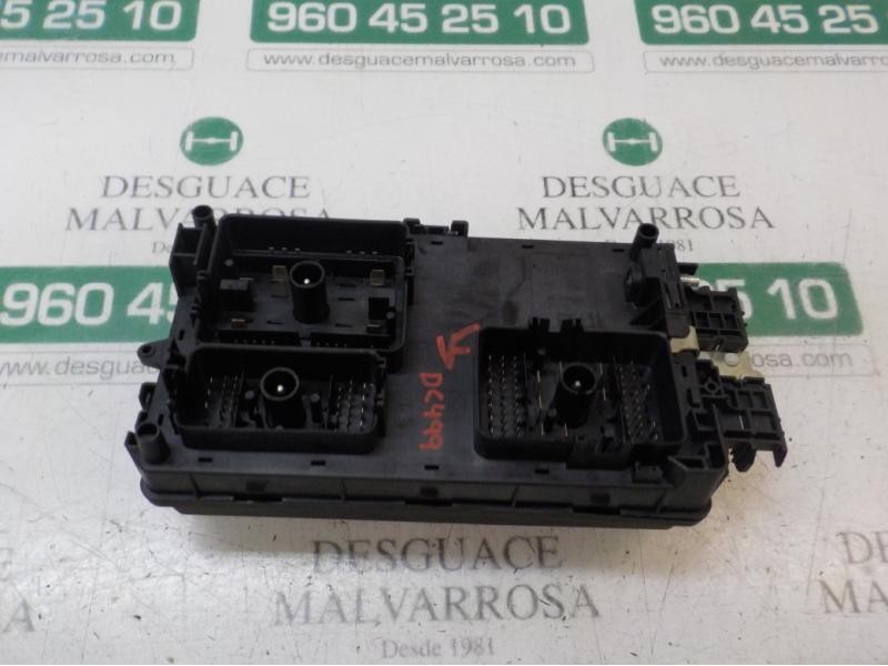 Recambio de caja reles / fusibles para opel insignia berlina cosmo referencia OEM IAM  1327588308MH 
