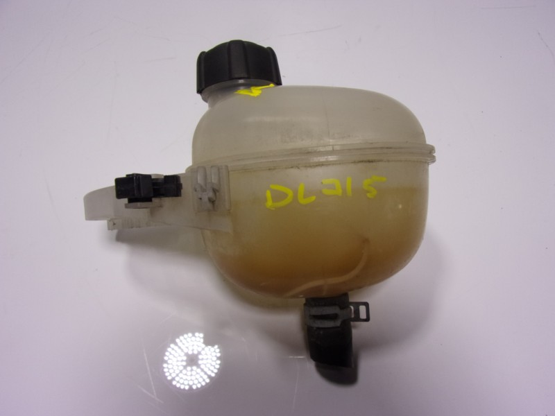 Recambio de deposito expansion para renault twingo iii 1.0 sce referencia OEM IAM 217104764R A4535000049 