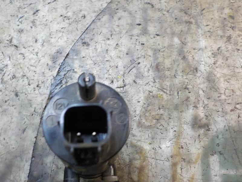 Recambio de bomba limpia para ford fiesta (ccn) titanium referencia OEM IAM 2022321  