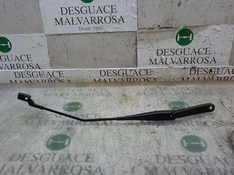 Recambio de brazo limpia delantero derecho para ford fiesta (ccn) titanium referencia OEM IAM 1826839  