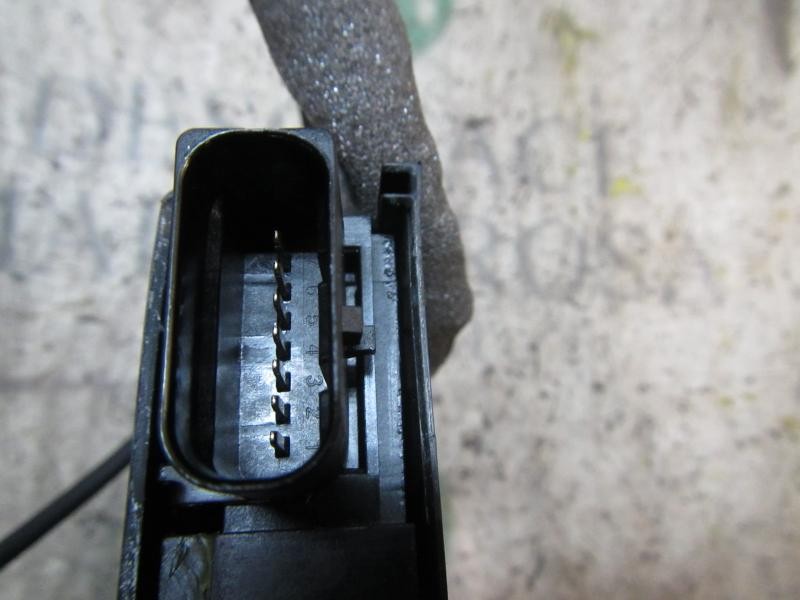 Recambio de cerradura puerta delantera derecha para peugeot 308 active referencia OEM IAM 9807954280  