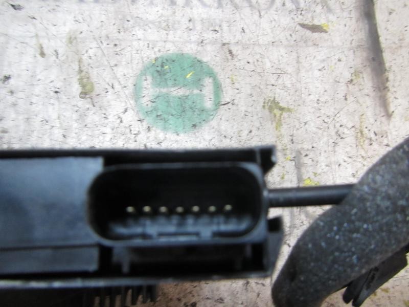 Recambio de cerradura puerta delantera izquierda para peugeot 308 active referencia OEM IAM 9807954380  