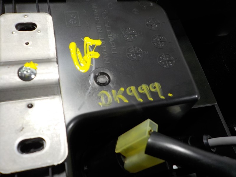 Recambio de apoyabrazos central para subaru xv advance referencia OEM IAM 92114FG000VH 92132FG050 92113AG010VH