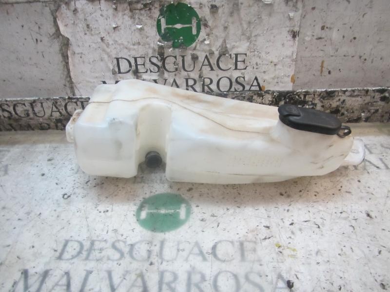 Recambio de deposito limpia para dacia duster adventure referencia OEM IAM 8200609549  
