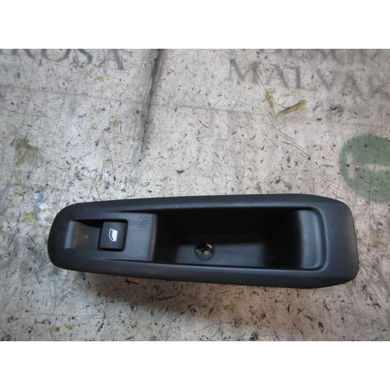 Recambio de mando elevalunas trasero derecho para peugeot 308 active referencia OEM IAM 96762292ZD  