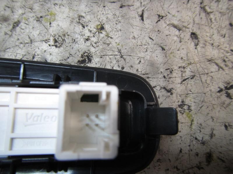 Recambio de mando elevalunas trasero derecho para peugeot 308 active referencia OEM IAM 96762292ZD  