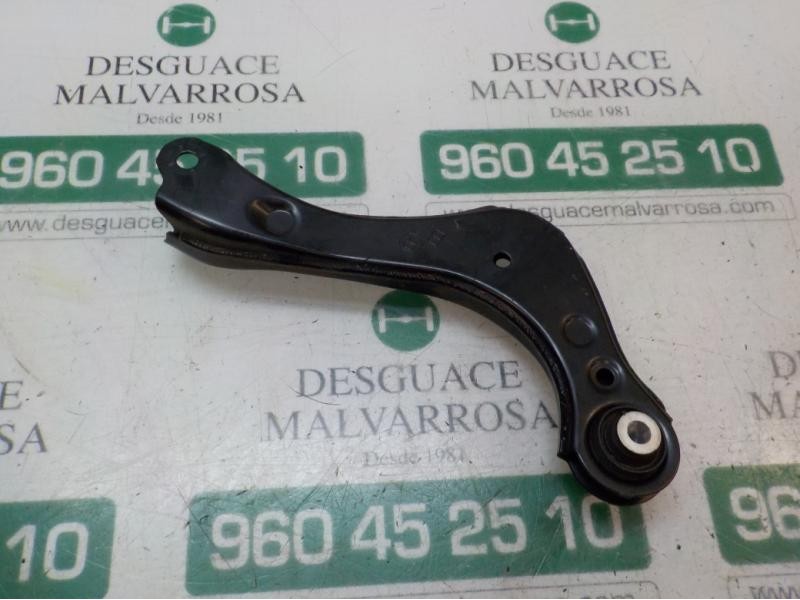 Recambio de brazo suspension superior trasero derecho para toyota rav4 hybrid fwd referencia OEM IAM 4877042050  