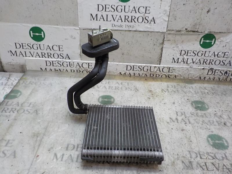 Recambio de evaporador aire acondicionado para ford fiesta (ccn) titanium referencia OEM IAM 2109235  