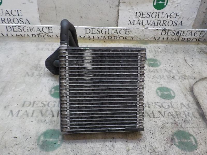 Recambio de evaporador aire acondicionado para ford fiesta (ccn) titanium referencia OEM IAM 2109235  