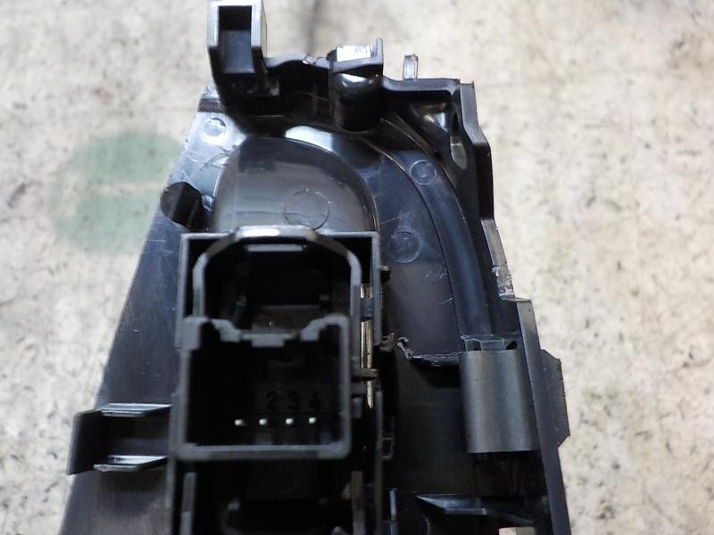 Recambio de mando elevalunas delantero derecho para ford fiesta (ccn) titanium referencia OEM IAM 1850432  