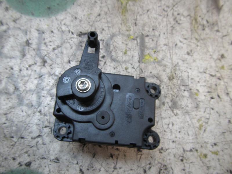 Recambio de motor apertura trampillas climatizador para peugeot 308 active referencia OEM IAM 6479E1 Z5509001 Z5509001