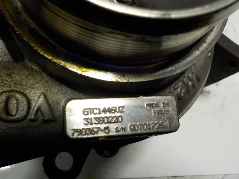 Recambio de turbocompresor para volvo v40 2.0 diesel cat referencia OEM IAM  31380220 