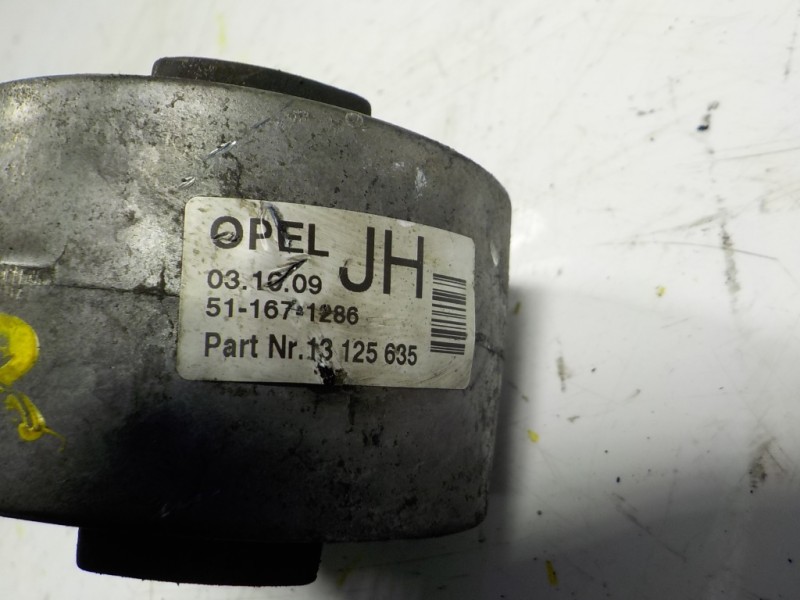 Recambio de soporte motor delantero para opel astra h ber. 1.7 16v cdti referencia OEM IAM  13125635 