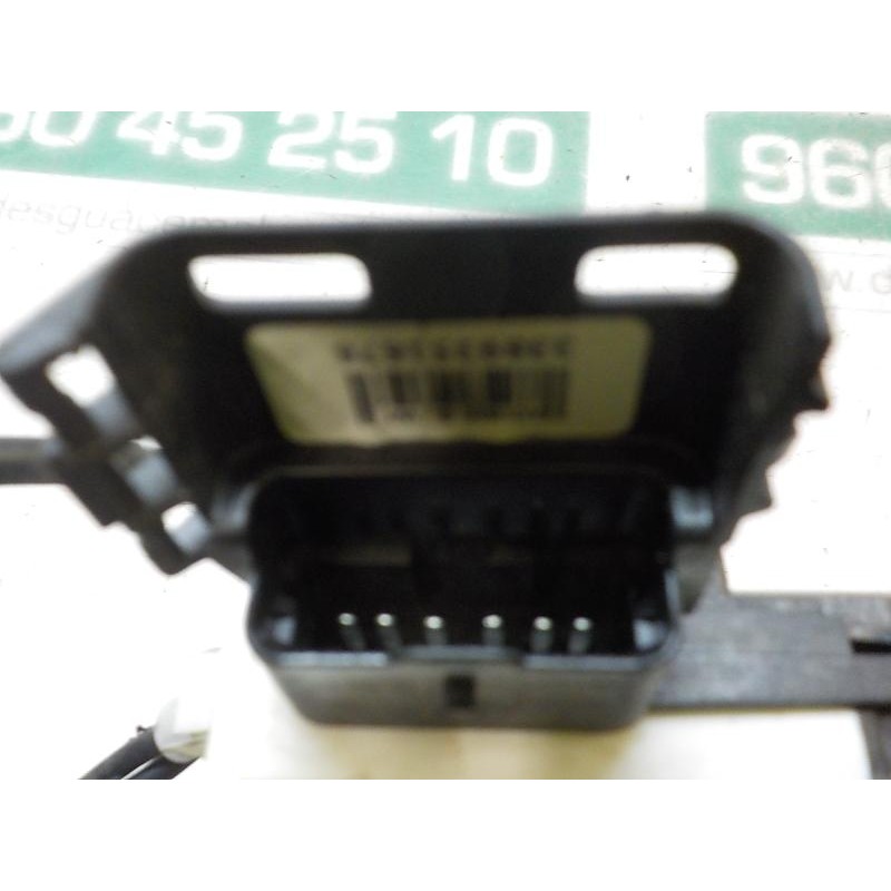 Recambio de cerradura puerta delantera derecha para citroën berlingo station wagon sx multispace referencia OEM IAM  9135EA 