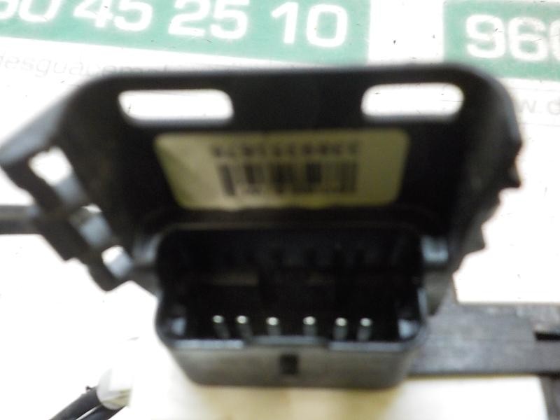 Recambio de cerradura puerta delantera derecha para citroën berlingo station wagon sx multispace referencia OEM IAM  9135EA 