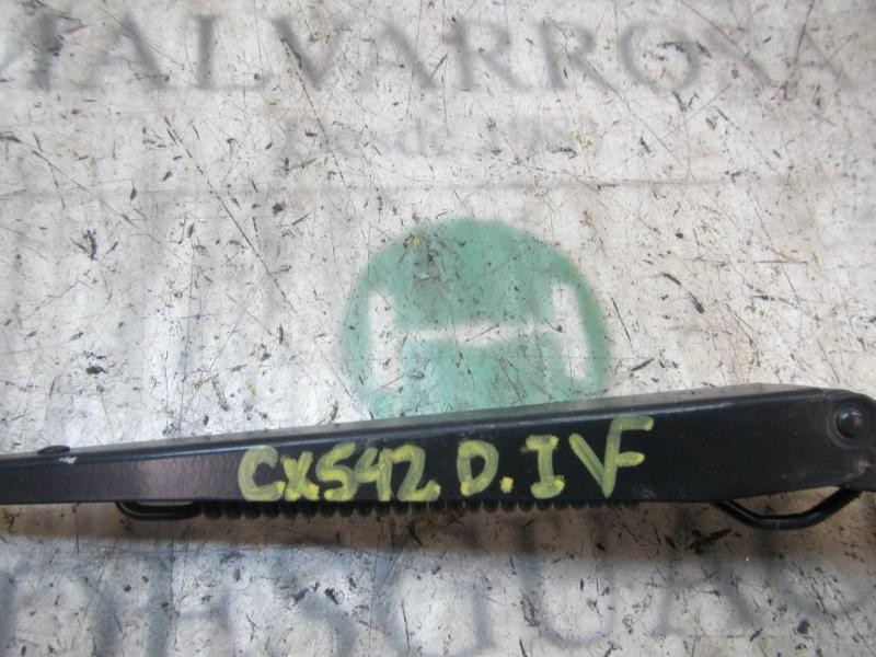 Recambio de brazo limpia delantero izquierdo para chrysler jeep compass 2.0 crd cat referencia OEM IAM 68002027AA  