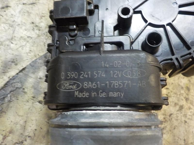 Recambio de motor limpia delantero para ford fiesta (ccn) titanium referencia OEM IAM 1698869 0390241574 0390241574