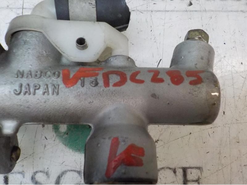 Recambio de bomba embrague para nissan x-trail (t30) le referencia OEM IAM 306105M067  