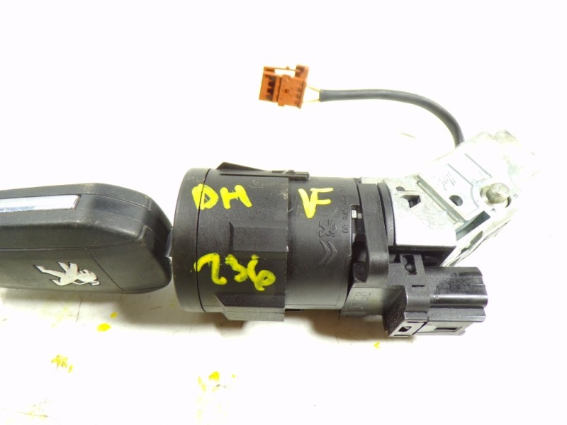 Recambio de antirrobo para peugeot 208 1.2 12v vti referencia OEM IAM 1608682880 9673257480 