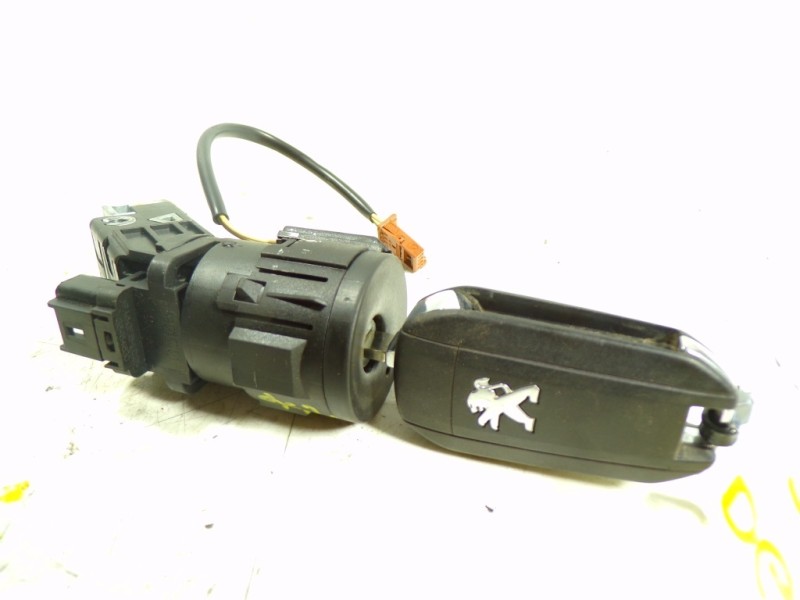 Recambio de antirrobo para peugeot 208 1.2 12v vti referencia OEM IAM 1608682880 9673257480 